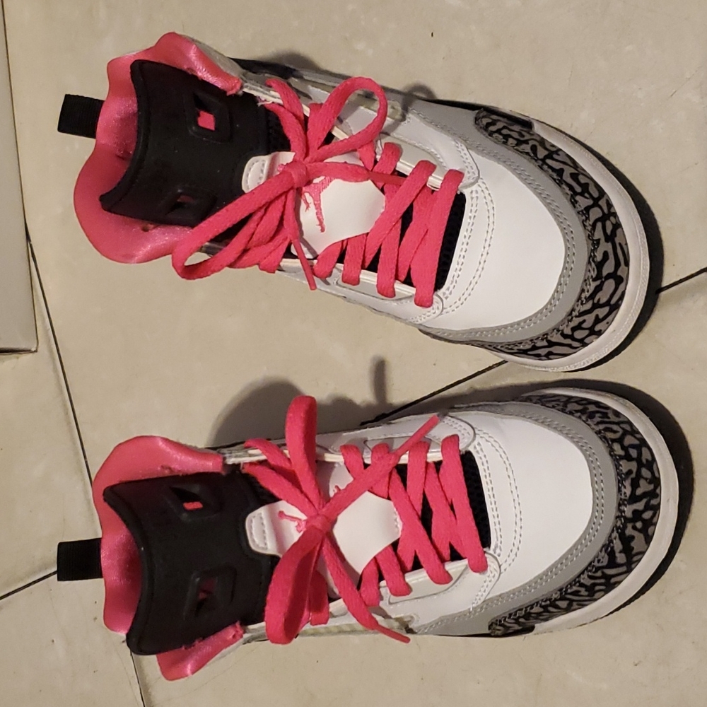Jordan spizike size 3y gray black white hot pink